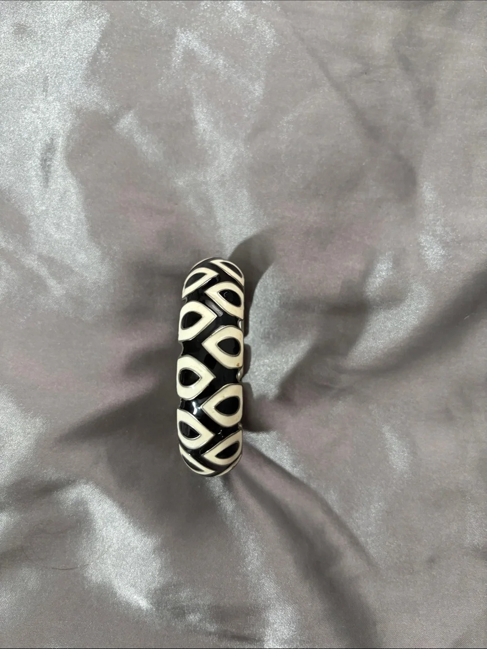 Vintage Black and White Enamel Patterned Bangle Bracelet
